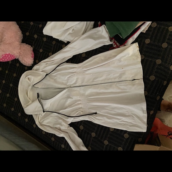 White sweater - Picture 1 of 2